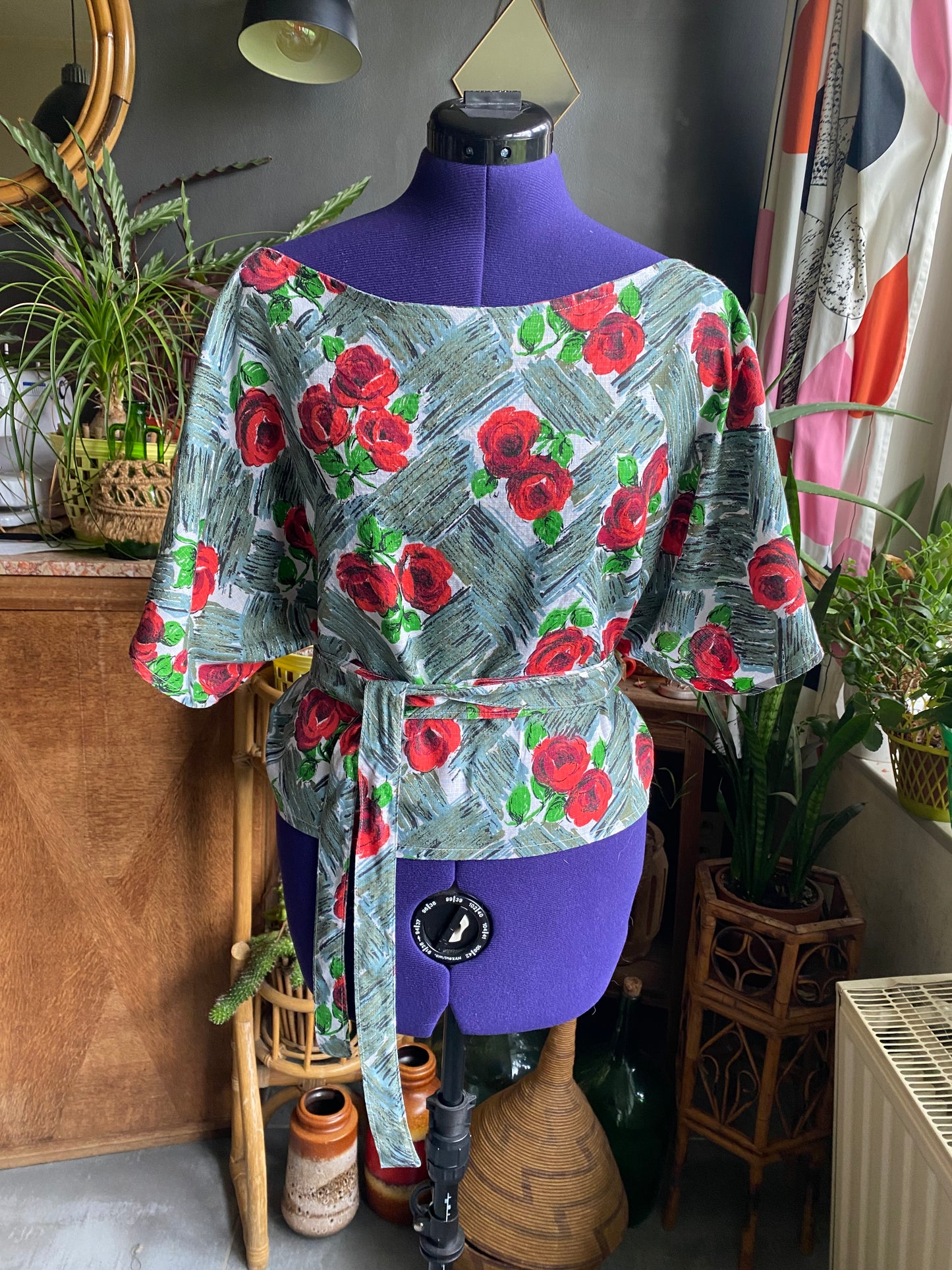Haut upcycle motifs rose