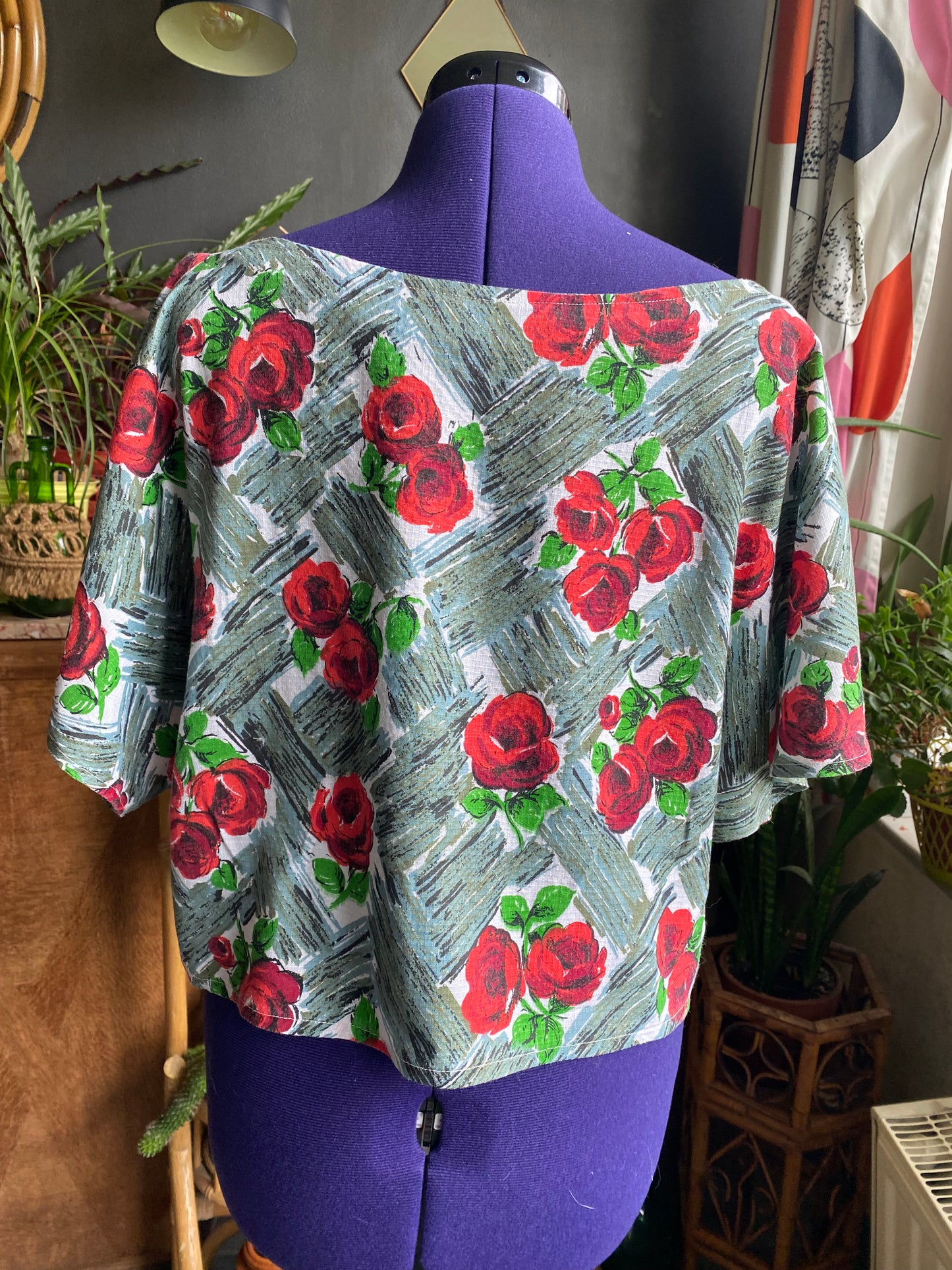 Haut upcycle motifs rose