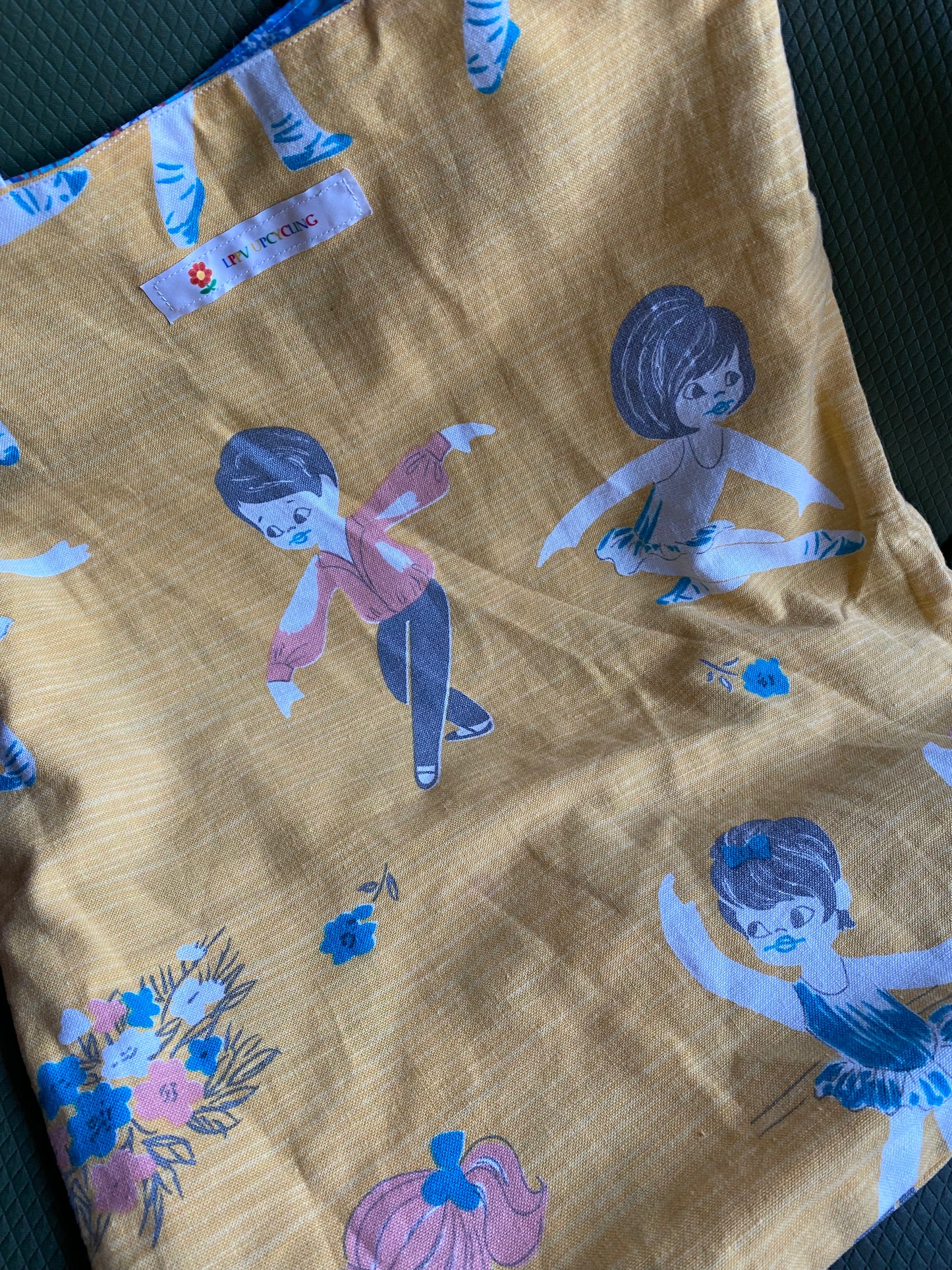 Tote bag reversible upcyclé