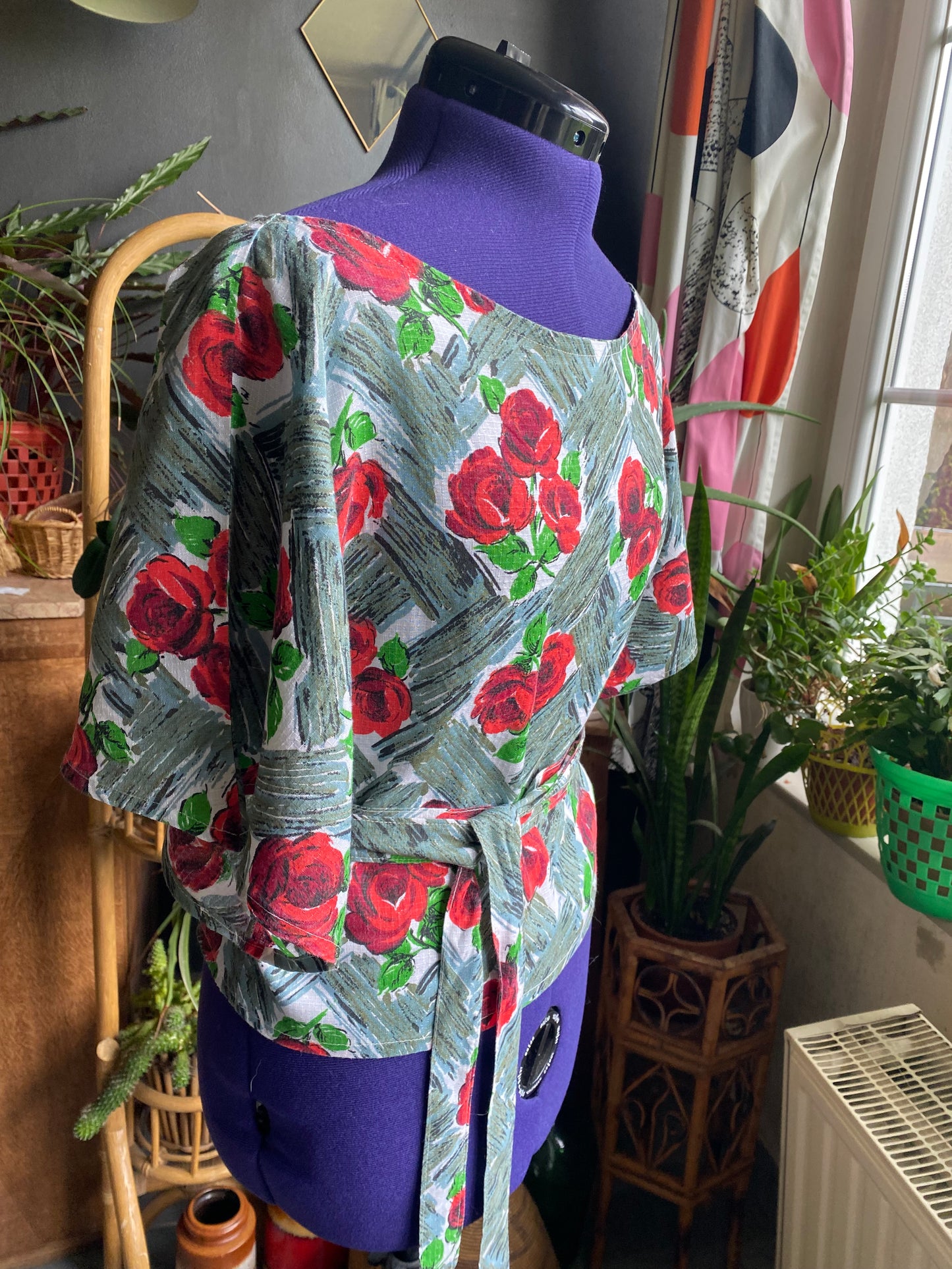 Haut upcycle motifs rose