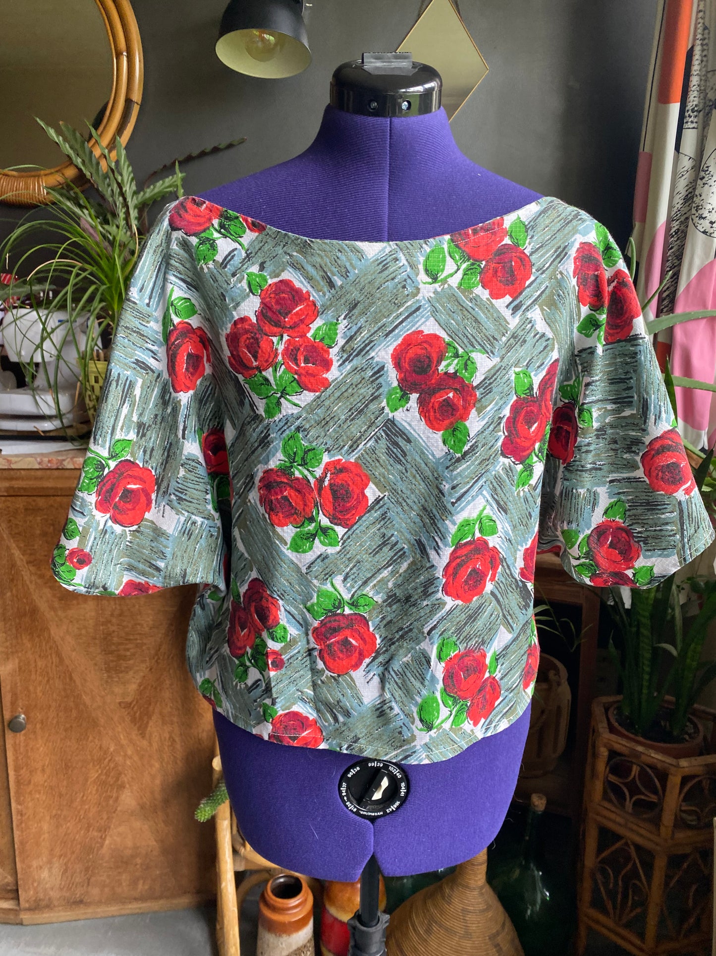 Haut upcycle motifs rose