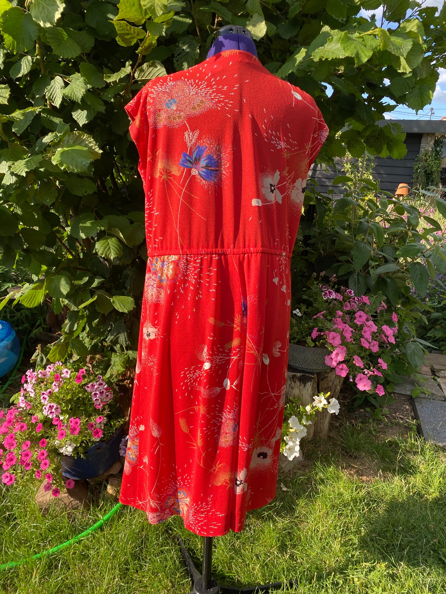 Robe rouge fleurs 70s